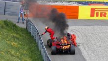 [VIDEO/FOTO] Charles Leclerc najbrži u Austriji, ali životnu pobjedu slavi Carlos Sainz koji je iskakao iz gorućeg bolida