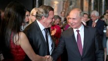 Schroeder nakon susreta s prijateljem Putinom: Prvi uspjeh je dogovor oko izvoza, možda se to polako može proširiti do primirja