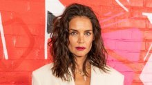 Katie Holmes osvanula u efektnom kompletu, a njezino pristupačno izdanje košta manje od 600 kuna