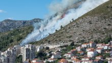 [FOTO] Lokaliziran požar na padinama dubrovačkog Srđa, gorjelo blizu kuća