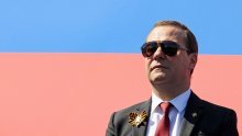 Medvedev: Rusija primila 280.000 ljudi u vojnu službu ove godine