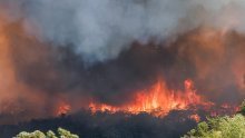 [FOTO/VIDEO] Vatrena stihija u Sloveniji i dalje van kontrole: Stižu dramatične snimke, hrvatski kanader ponovno pomaže u gašenju