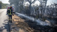 Požar kod Imotskog pod nadzorom, karlovačkim vatrogascima stiže pomoć u raskrčivanju posljedica nevremena