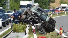 [VIDEO/FOTO] U stravičnoj prometnoj nesreći na A1 poginuo muškarac iz Slovačke, sedam osoba je ozlijeđeno