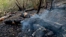 Napokon ugašen požar u Segetu Gornjem, vatrogasci dežurali cijelu noć