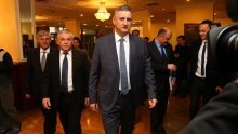 Prekinuta sjednica, Karamarko tvrdi: S Mostom imamo preko 80 potpisa