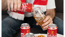 Posebno izdanje Carlsberg limenke za 30 godina partnerstva s Liverpoolom