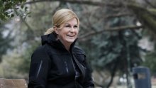 Kolinda Grabar Kitarović pozirala u Dubrovniku pa poručila: 'Vrijeme je za povratak na posao'