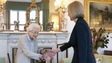 [FOTO] Liz Truss službeno imenovana britanskom premijerkom, dočekala je nasmiješena kraljica Elizabeta