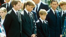 Povijesna povorka: Prinčevi William i Harry s ocem će hodati iza kraljičina lijesa, baš kao prije 25 godina na sprovodu princeze Diane