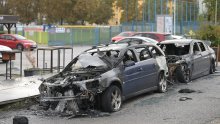 [VIDEO/FOTO] U zagrebačkom Vrapču dva automobila izgorjela tijekom noći