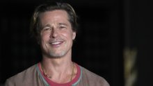 Ima još jedan talent: Brad Pitt u društvu Nicka Cavea predstavio svoje kiparske radove