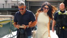 Ne odvajaju se jedno od drugoga: George i Amal Clooney iznenadili putnike u javnom prijevozu