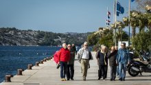 Sve nas je manje i sve smo stariji; što to znači za mirovine? 'Treba duže raditi, samo duži staž osigurava veće mirovine'