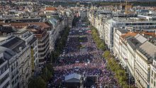 Nekoliko desetaka tisuća Čeha prosvjedovalo protiv vlade, NATO-a i EU