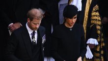 Nove muke princa Harryja i Meghan Markle: Boje se da će ih potpuno izbaciti sa službenih stranica britanske kraljevske obitelji