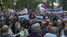 [VIDEO] Tisuće ljudi prosvjedovalo protiv Dodika u Banja Luci: Optužuju ga za krađu i traže poništenje izbora