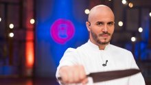 Melkior Bašić pokazao nekoliko fotografija sa seta MasterChefa pa razgalio obožavateljice: 'Ajme, što majka rodi, prezgodan si'