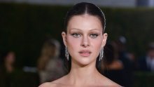 Svu pažnju privukla je Nicola Peltz, no ne zbog haljine: Da, trend tankih obrva sigurno se vraća!