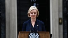 [VIDEO] Najkraći mandat u povijesti: Liz Truss podnijela ostavku u stranci i odlazi s mjesta britanske premijerke!