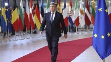 [VIDEO] Plenković o Milanoviću i obuci Ukrajinaca: 'Nepismeni jataci. Ajde, ekipa, blokirajte pa da vidimo'