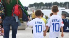 [FOTO] Pogledajte atmosferu na splitskim ulicama uoči derbija i saznajte što je Torcida poručila navijačima Bijelih