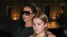 Baš kao mama: Victoria i Harper Beckham pozirale u jednakim outfitima