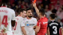 [FOTO] Ivan Rakitić dobio izravni crveni karton nakon intervencije VAR-a; Sevilla hrabro pala s devetoricom igrača na terenu