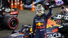 Red Bullovi na zadnjoj utrci sezone Formule 1 kreću iz prvog startnog reda, a odmah iza njih bolidi Ferrarija i Mercedesa