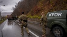 [FOTO] Srbi blokiraju ceste na Kosovu: 'Večeras će nam poslati do zuba naoružane specijalce da progone naš narod i provode Oluju!'