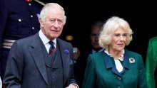 Kralj Charles i kraljica Camilla otkrili su svoju prvu božićnu čestitku - pogledajte fotografiju koju su odabrali