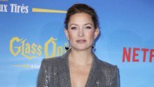 Kate Hudson pronašla je savršenu zamjenu svečanim haljinama: Zabljesnula je u srebrnom odijelu