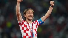 Oglasio se kapetan Luka Modrić i samo jednom izjavom zapalio sve u Hrvatskoj; otkrio je do kad će igrati za Vatrene