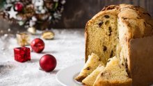 Njegovo veličanstvo panettone: Tradicionalna talijanska božićna slastica postala je globalna tvornica novca, a teorije kako ga ispravno pripremiti izazivaju kulinarske ratove