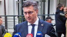 [VIDEO/FOTO] Plenković na pitanja o povjerenju Paladini i Milanovićevoj kritici obnove ima isti odgovor: Sretan Božić