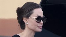 Angelina Jolie snimljena u društvu popularnog glumca: Je li ovo 'samo kava' ili i nešto više?