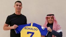 Cristiano Ronaldo potpisao je najbogatiji ugovor u povijesti nogometa; svakog će se jutra CR7 buditi bogatiji za 555.555 eura...