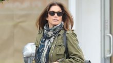 Cindy Crawford objavila video na kojem pozira bez šminke, no ovakvim se reakcijama zasigurno nije nadala