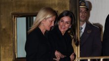 Zakopale ratnu sjekiru: Nakon otrovnih strelica, kraljica Letizia i grčka princeza Marie-Chantal drže se rukom pod ruku