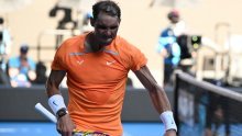 [VIDEO] Rafael Nadal izbezumljeno tražio reket, a onda je za sve optužio skupljača loptica