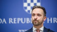 Ministar Piletić protiv saborske većine - revizije posvojenja iz drugih zemalja neće biti