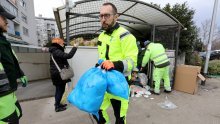 [VIDEO/FOTO] Štrajk je okončan, Tomašević krenuo osobno čistiti ulice: 'Danas sam na edukaciji kao pomoćni radnik'