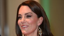 Sve je iznenadila novom bojom kose: Ni Kate Middleton nije odoljela novom trendu