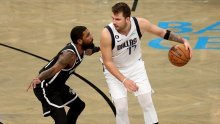 Slovenac Luka Dončić dobio pojačanje kojem se nije nadao; u Dallas stigao Kyrie Irving, ali su ga jako skupo platili