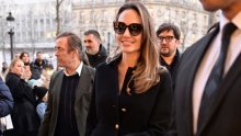 Modni minimalizam Angeline Jolie formula je od koje slavna ljepotica ne odstupa, a ova kombinacija je vječna