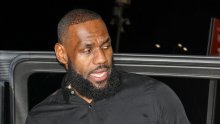 Postala viralni hit: Reakcija djevojčice kada je pored nje sjeo LeBron James uistinu je neprocjenjiva