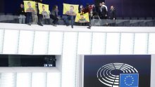 [FOTO/VIDEO] Prokurdski aktivisti prekinuli sjednicu Europskog parlamenta, Metsola poručila: 'Ovo nije način da se privuče pozornost!'