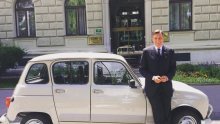 Pahor prodao svoj Renault 4 u dobrotvorne svrhe, evo koliko je eura dobio za njega