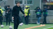 Antonio Conte se nakon operacije prerano vratio na klupu Tottenhama, ostao je u Italiji