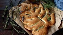 Recept za francuski kruh koji će vas prvim grizom transportirati u Provansu